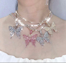 Load image into Gallery viewer, Butterfly Dainty pendant necklace